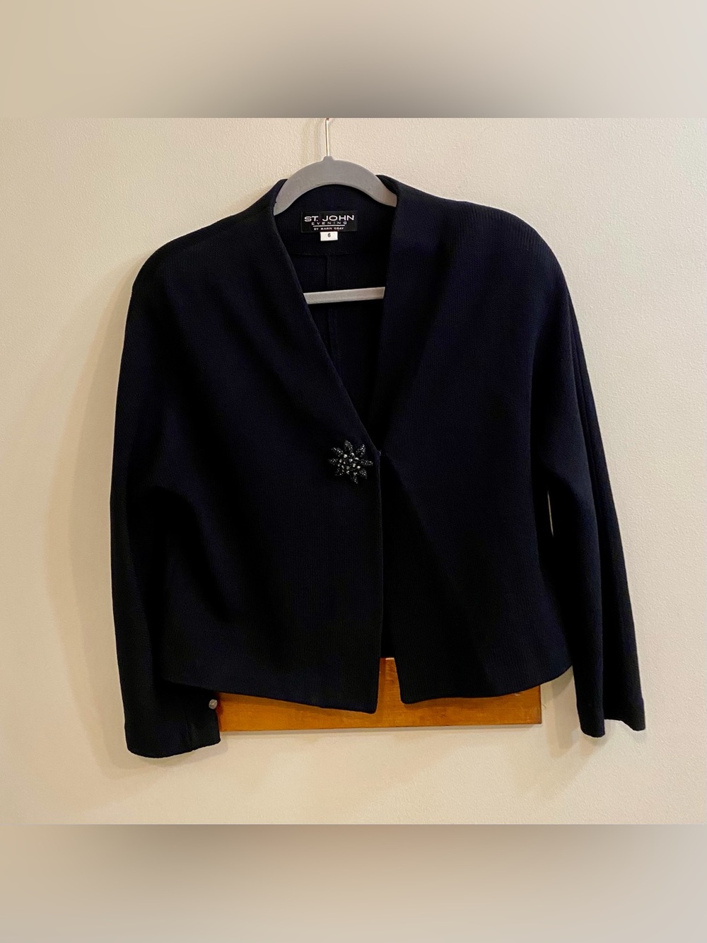 St. John Evening VTG Santana Knit Jacket Top Black Beaded Flower Bolero Sz 6 USA